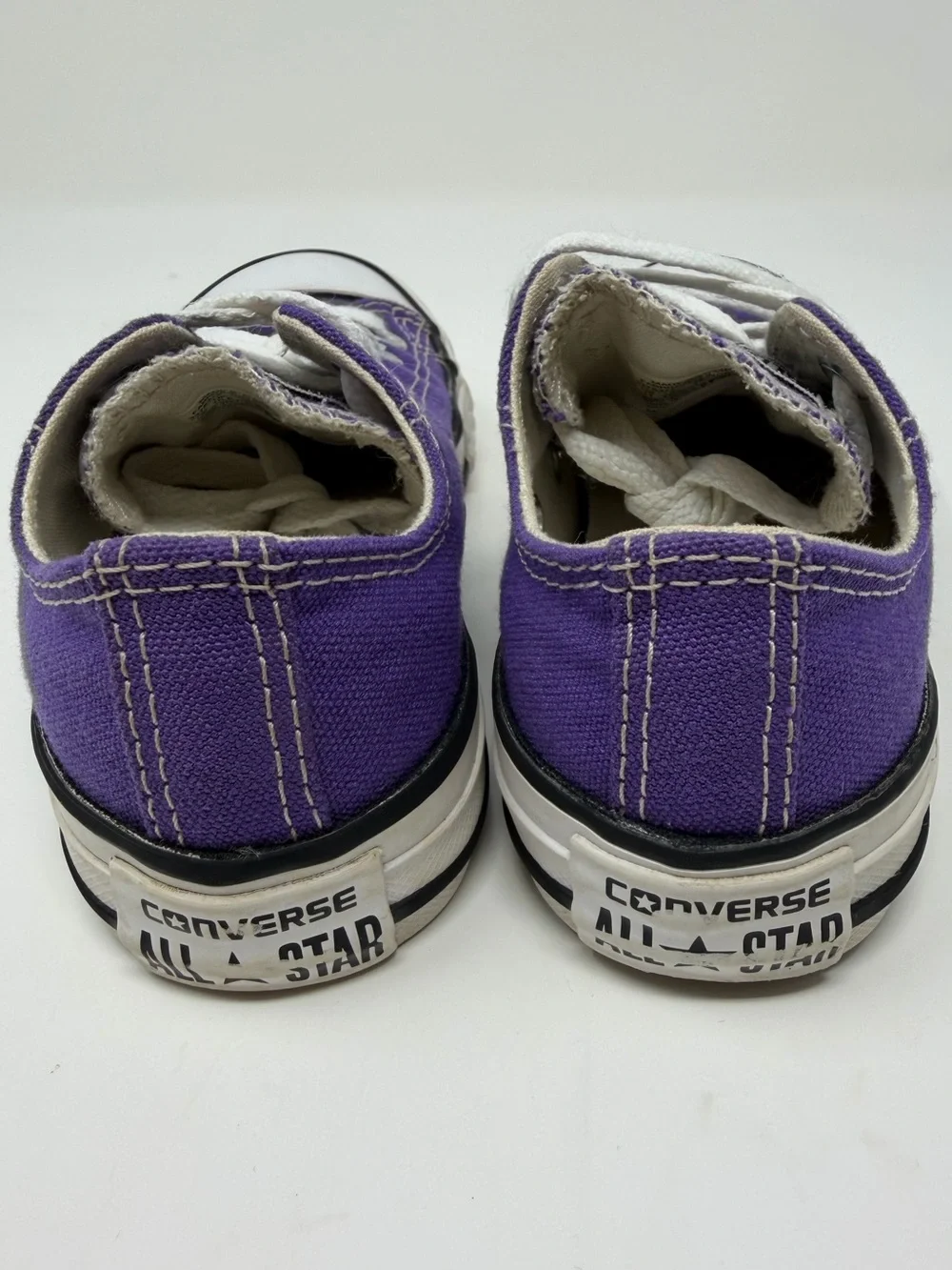 Kids Purple Low-Top Converse Canvas Sneakers with White Laces Sz.11